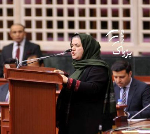 دست کم ٢٥ هزار بست در اداره هاى دولتى خالى می‌باشند